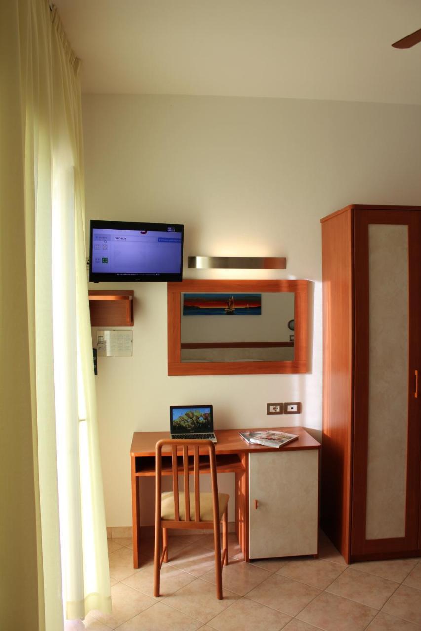 Hotel Ivana ميسانو ادرياتيكو المظهر الخارجي الصورة