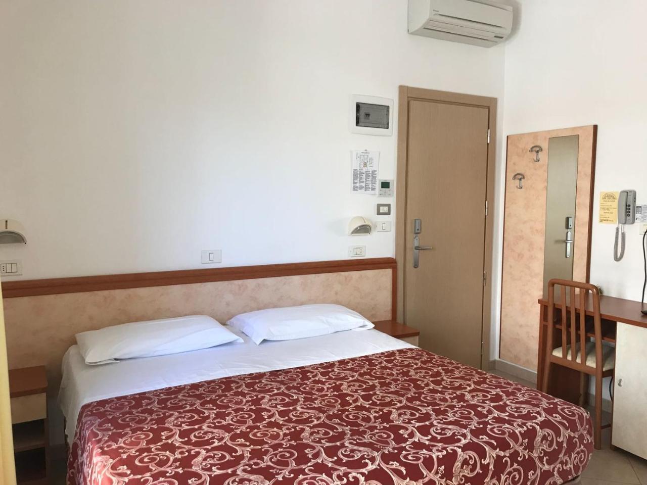 Hotel Ivana ميسانو ادرياتيكو المظهر الخارجي الصورة